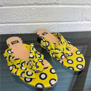Moschino Boutique Yellow and Blue Circle Sandals Thongs Flip Flop Leather